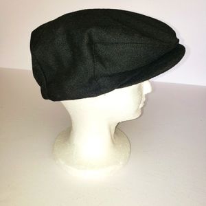 Women's black cap